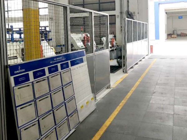 生產(chǎn)線防護(hù)圍欄需要固定在地面嗎？